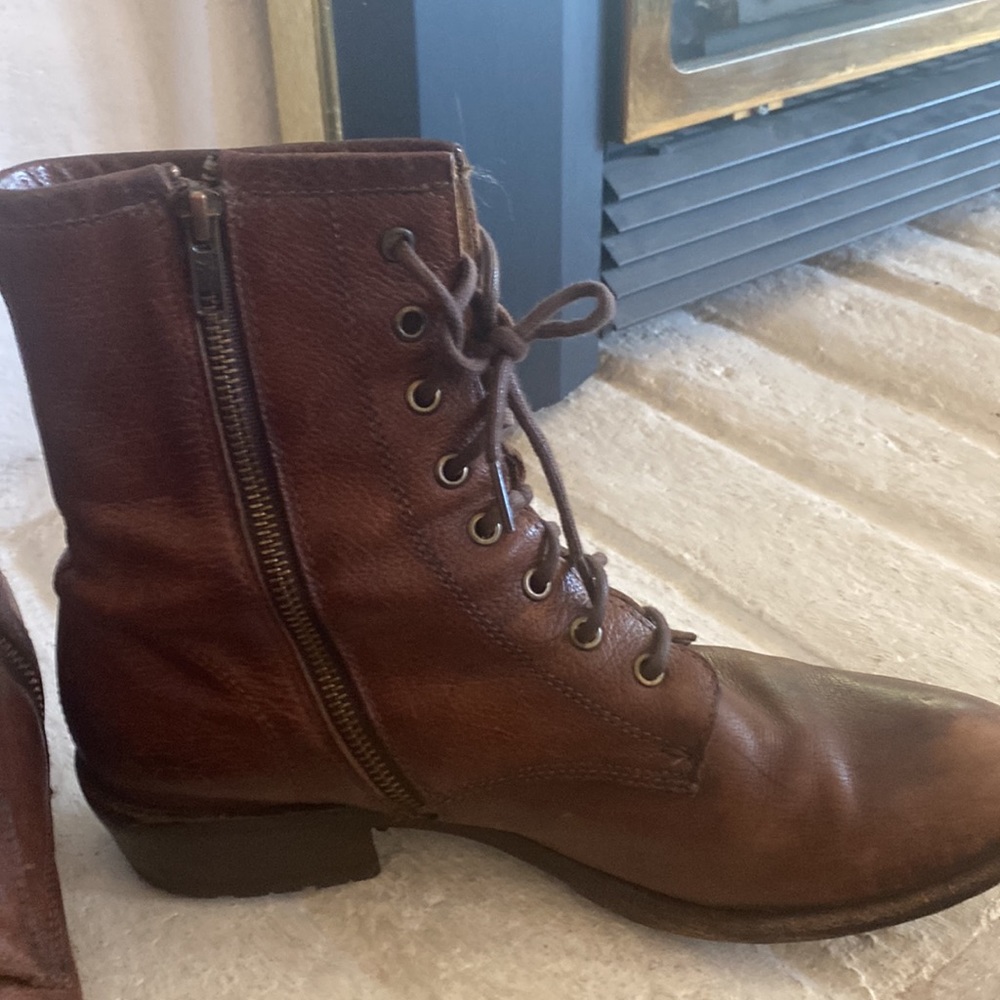Frye Carson Lug women’s boots